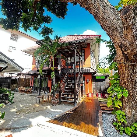 Villa'S Homestay チエンマイ エクステリア 写真