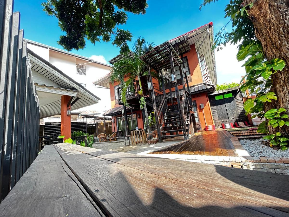 Villa'S Homestay チエンマイ エクステリア 写真