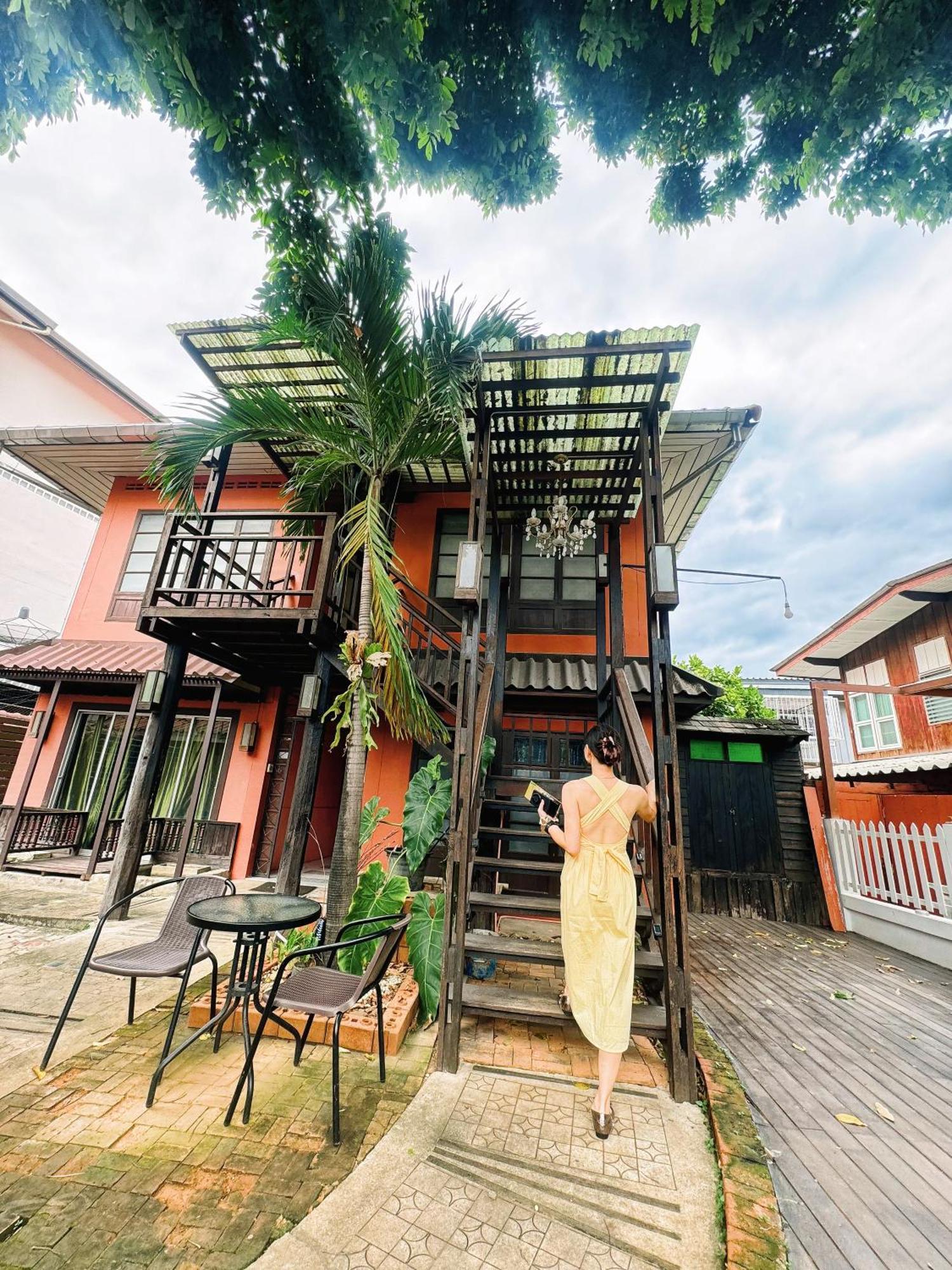 Villa'S Homestay チエンマイ エクステリア 写真